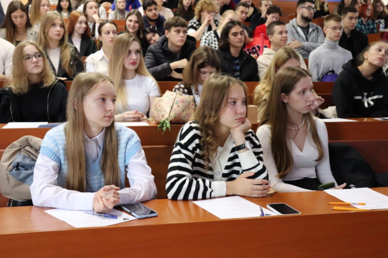 Студенты встретились с экс-председателем районного суда Брянской области